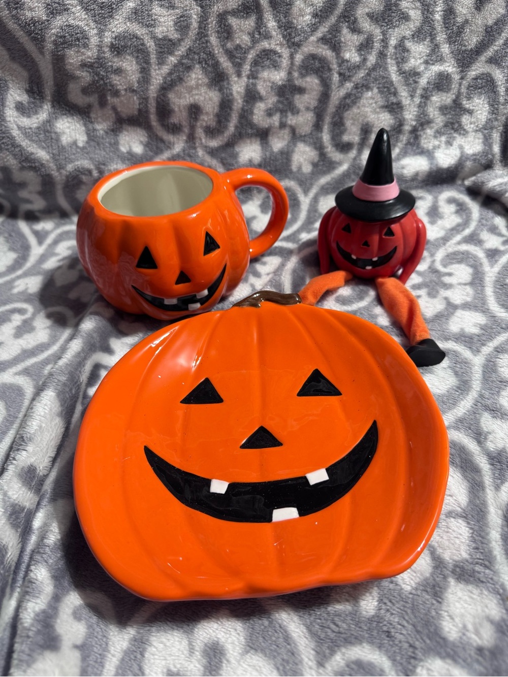 Halloween Jack-O'-Lantern Ceramic Plate & Mug Set in Bright Orange
